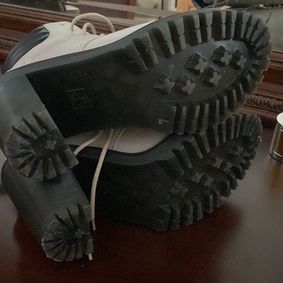 Dr. Martens lightest gray Persephone boots 8 - Picture 5 of 6